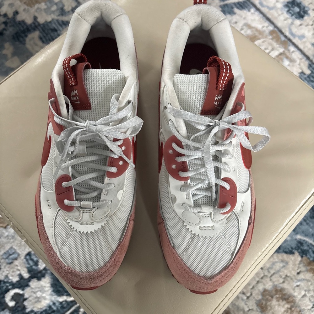 Nike Women's Air Max 90 Futura - Picture 2 of 5